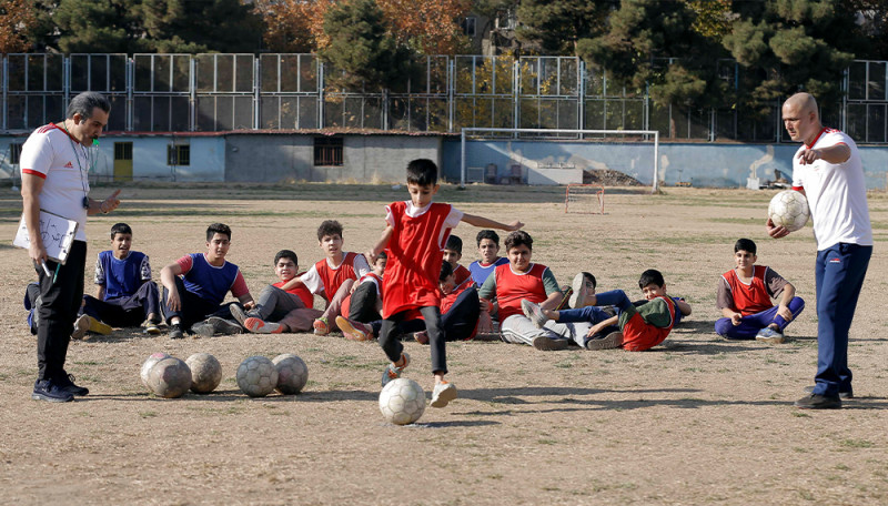 نیسان آبی - فصل 1 قسمت 14