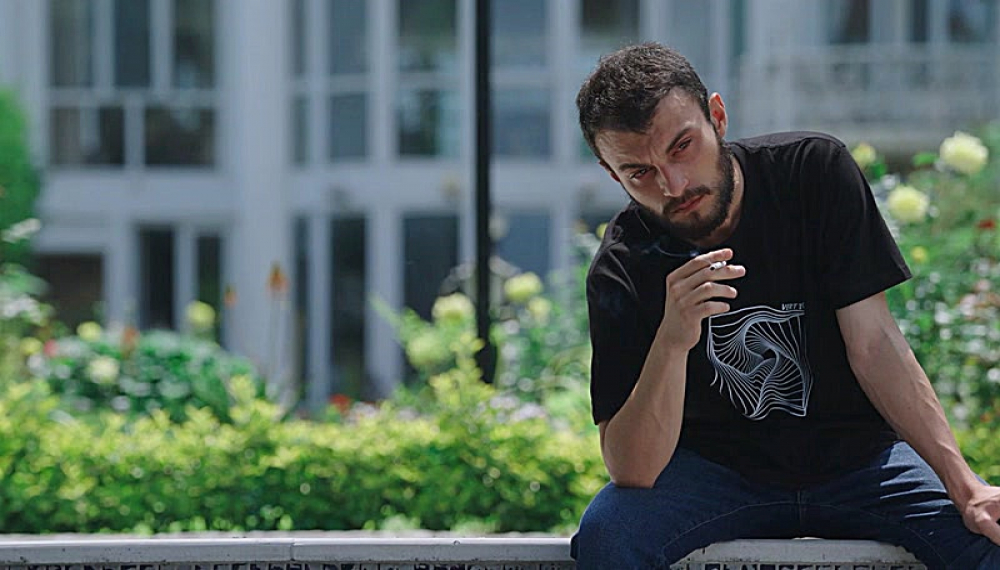 زخم کاری: بازگشت - فصل 2 قسمت 11 (مخصوص نابینایان)