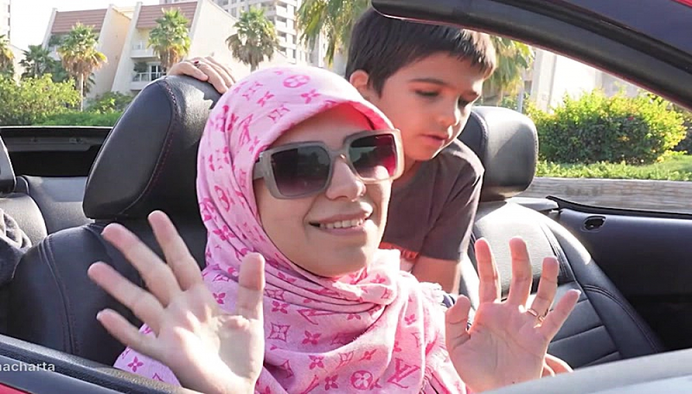 چالش 24 ساعت تفریح 1$ و 10.000$ ماچارتا