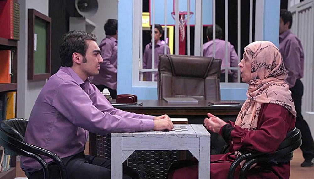 محرمانه - فصل 2 قسمت 10 : حسودهای پلاستیکی 1