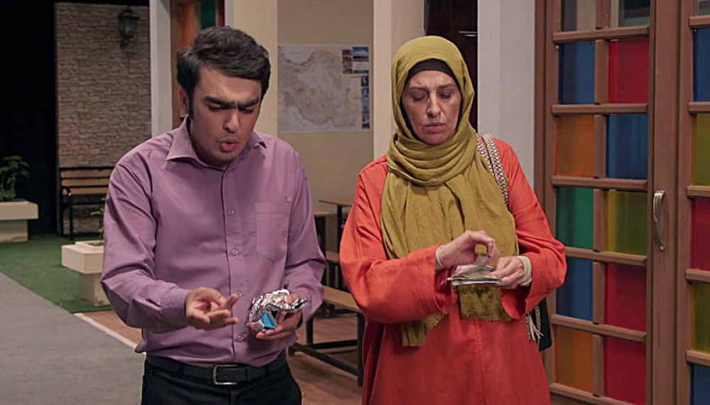 محرمانه - فصل 2 قسمت 16 : کارن غریبه کوچک