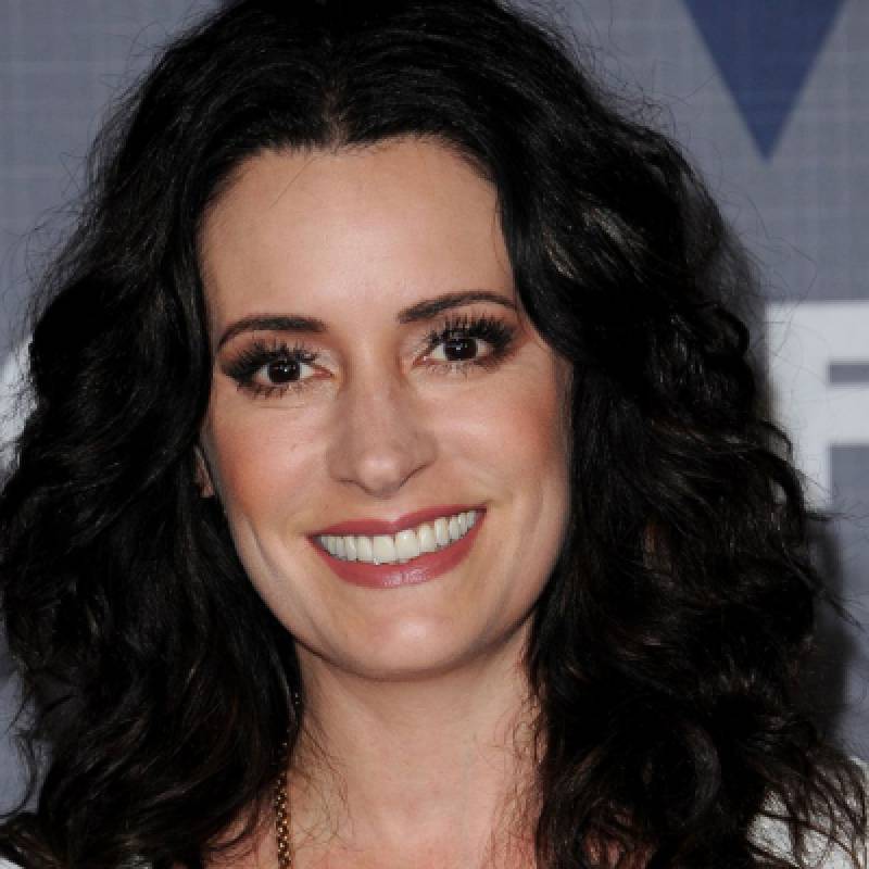 پجت بروستر - Paget Brewster