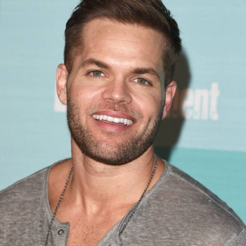 وس چتهم - Wes Chatham