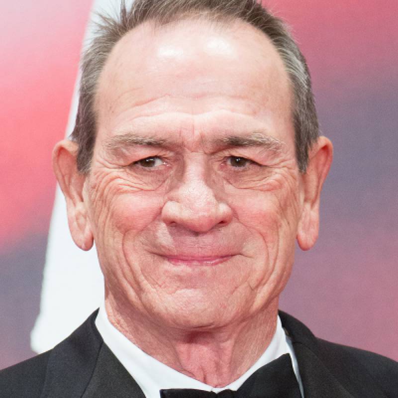 تامی لی جونز - Tommy Lee Jones