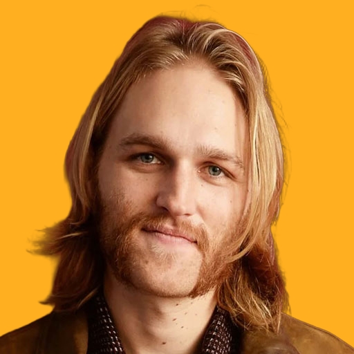 وایت راسل - Wyatt Russell