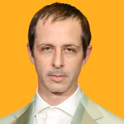 جرمی استرانگ - Jeremy Strong