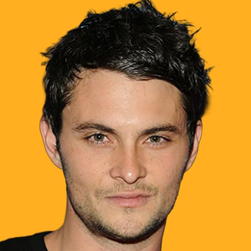 شایلو فرناندز - Shiloh Fernandez