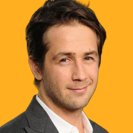 مایکل آنگارانو - Michael Angarano