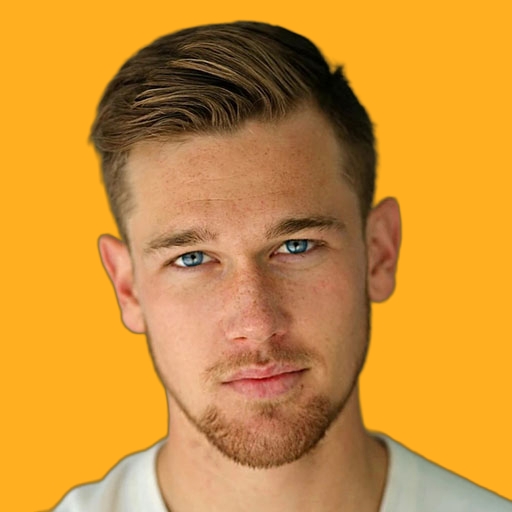 تیلور جان اسمیت - Taylor John Smith