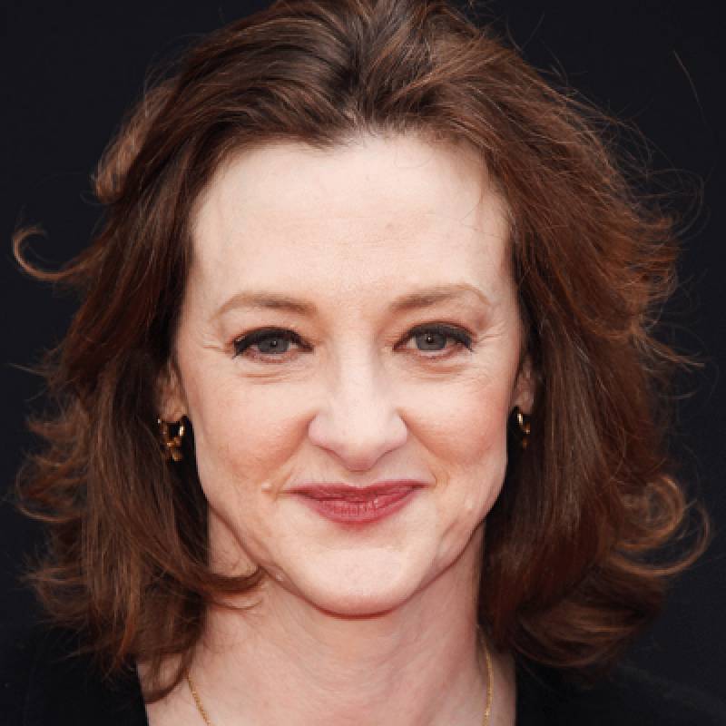 جون کیوسک - Joan Cusack