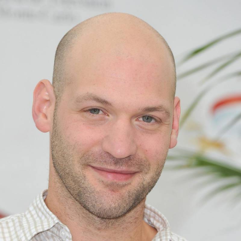 کوری استول - Corey Stoll