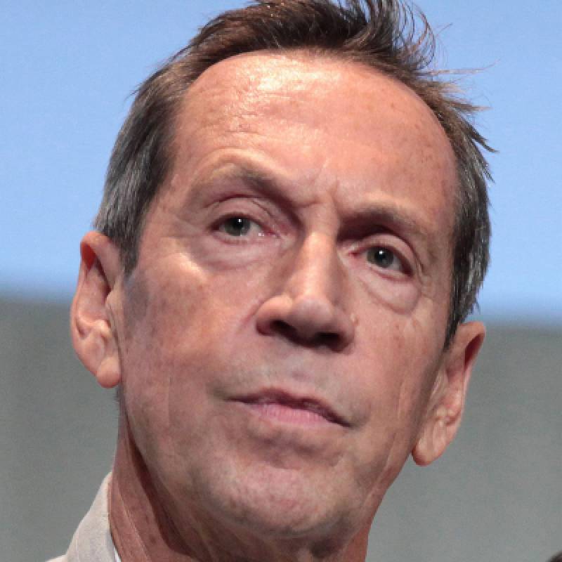 جاناتان هاید - Jonathan Hyde