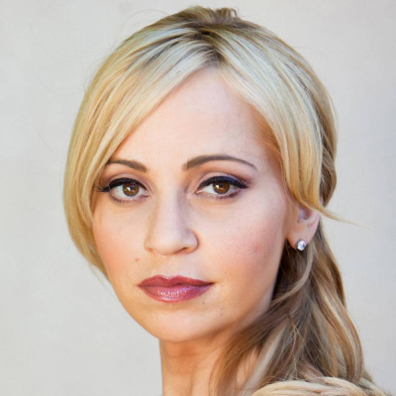 تارا استرانگ - Tara Strong