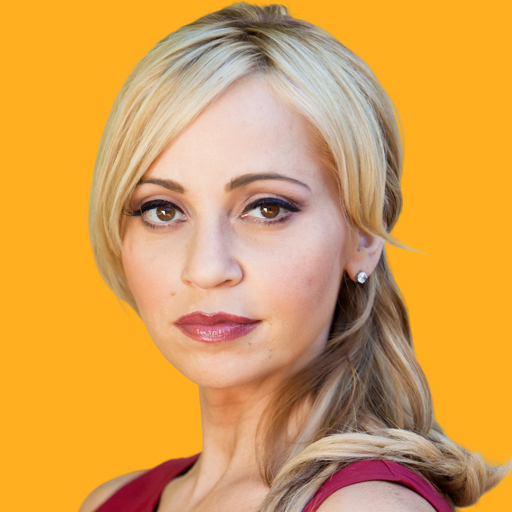 تارا استرانگ - Tara Strong