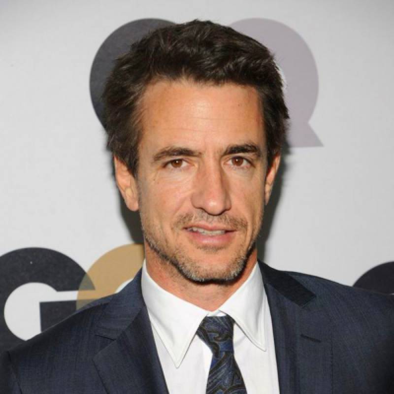 درموت مالرونی - Dermot Mulroney