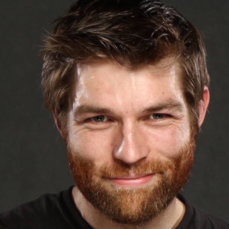 لیام مک اینتایر - Liam McIntyre