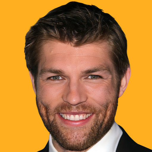 لیام مک اینتایر - Liam McIntyre