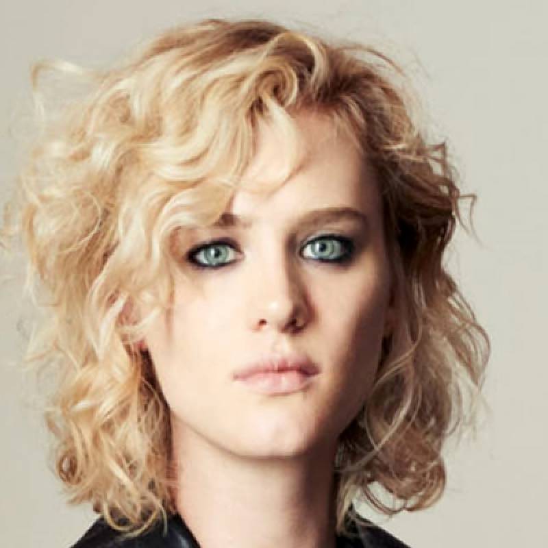 مک کنزی دیویس - Mackenzie Davis