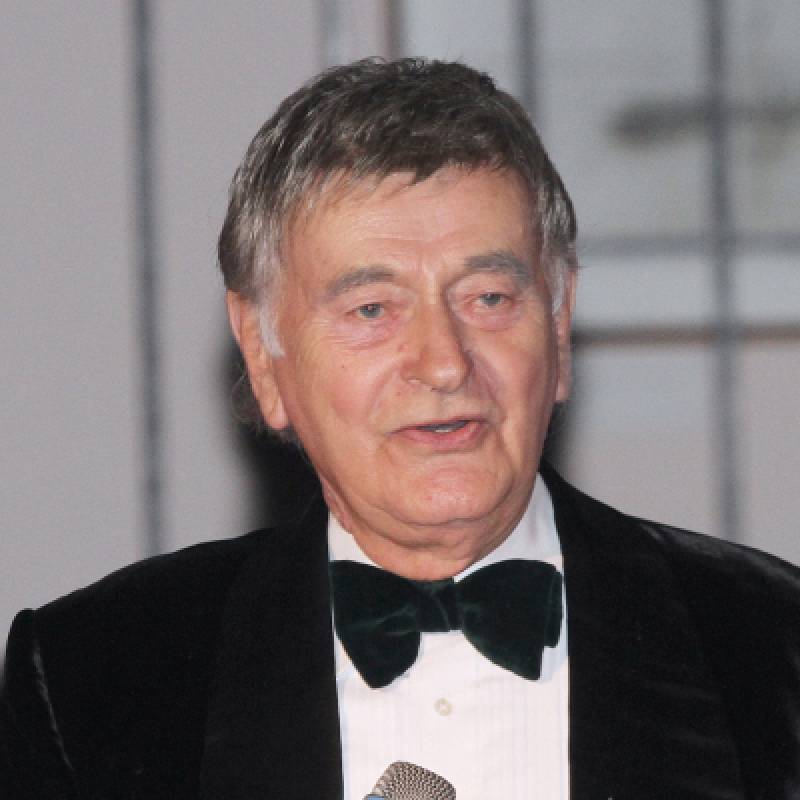 بری اینگام - Barrie Ingham