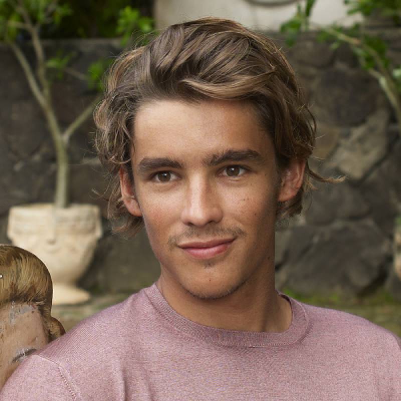 برنتون توایتز - Brenton Thwaites