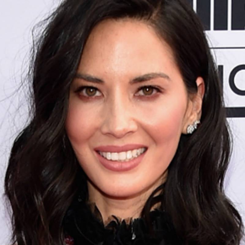 الیویا مان - Olivia Munn